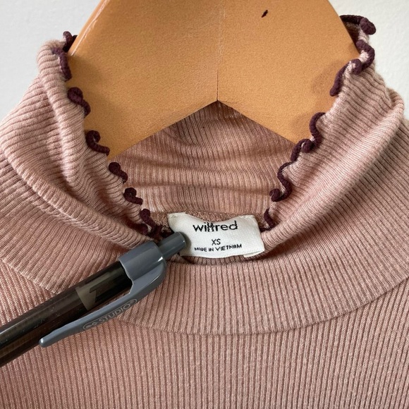 Aritzia Wilfred Beige Pink Lettuce Hem Turtleneck - Picture 5 of 5